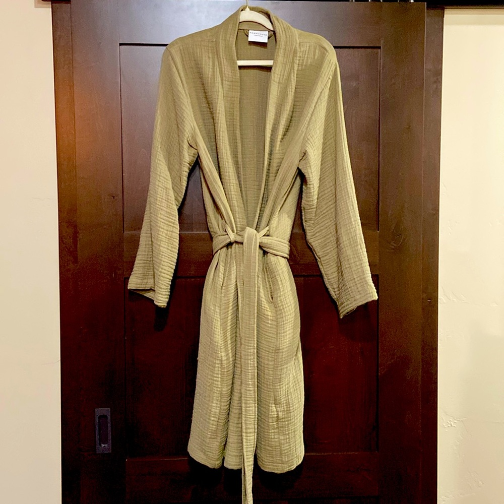 Parachute Unisex Cotton Robe. Size L.  Like New.